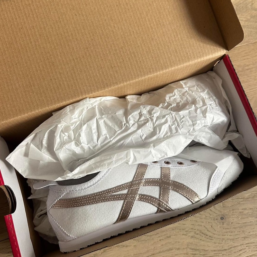 Onitsuka tiger slip Ons women’s
